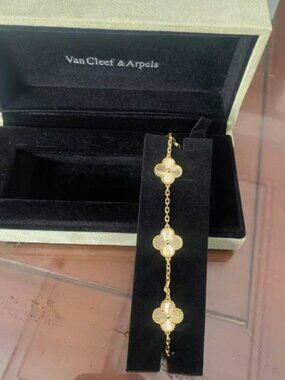 Van Cleef & Arpels Women's Bracelet